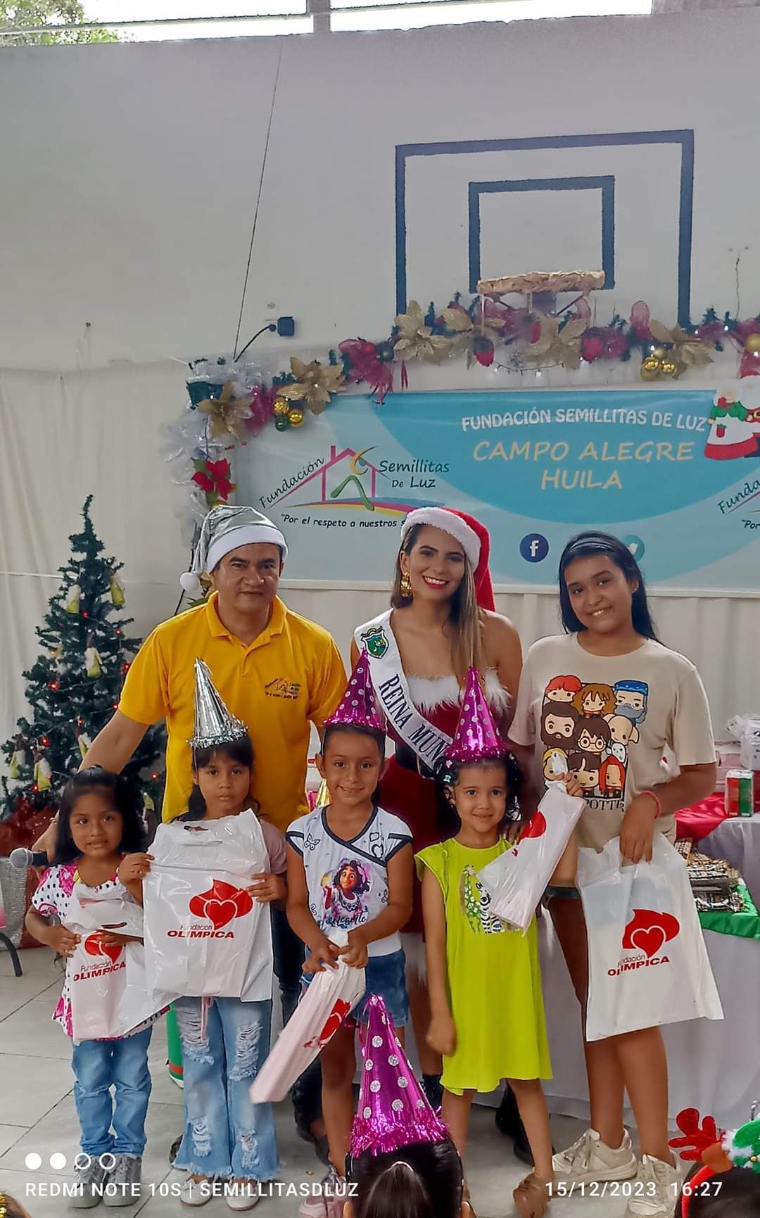Celebración de Navidad con niños vulnerables