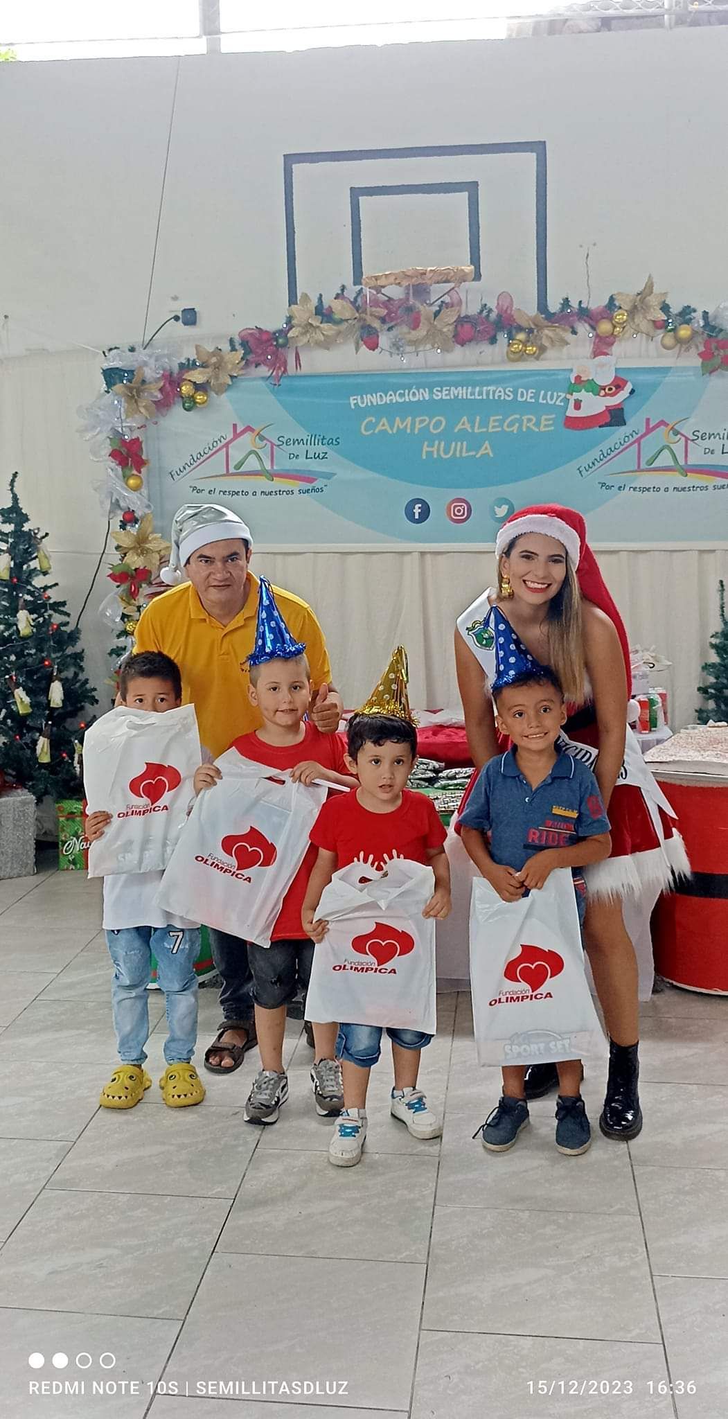 Celebración de Navidad con niños vulnerables